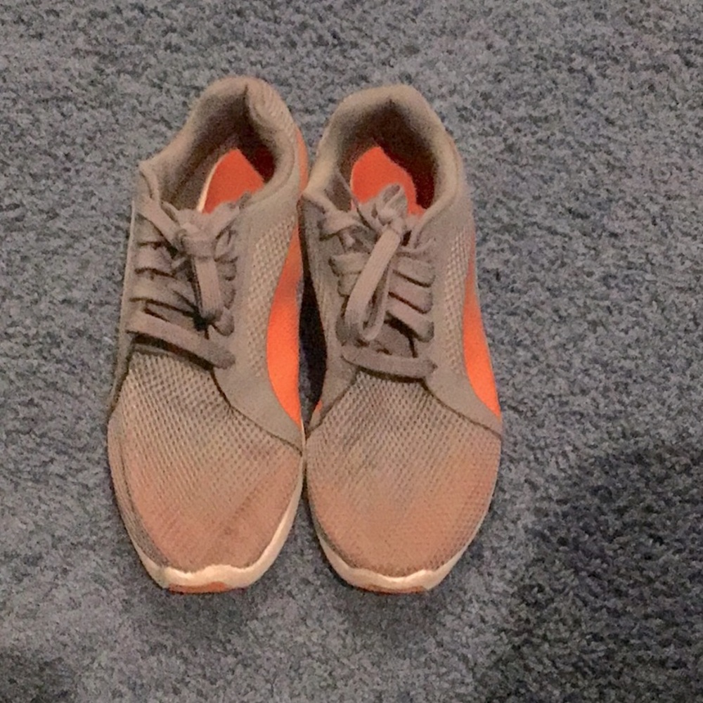 Puma gray and orange size 6